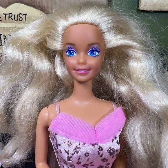 Vintage 1966/1976 Barbie Doll Long Blonde Wavy Hair Blue Eyes Accessories & Dog - Picture 4 of 9